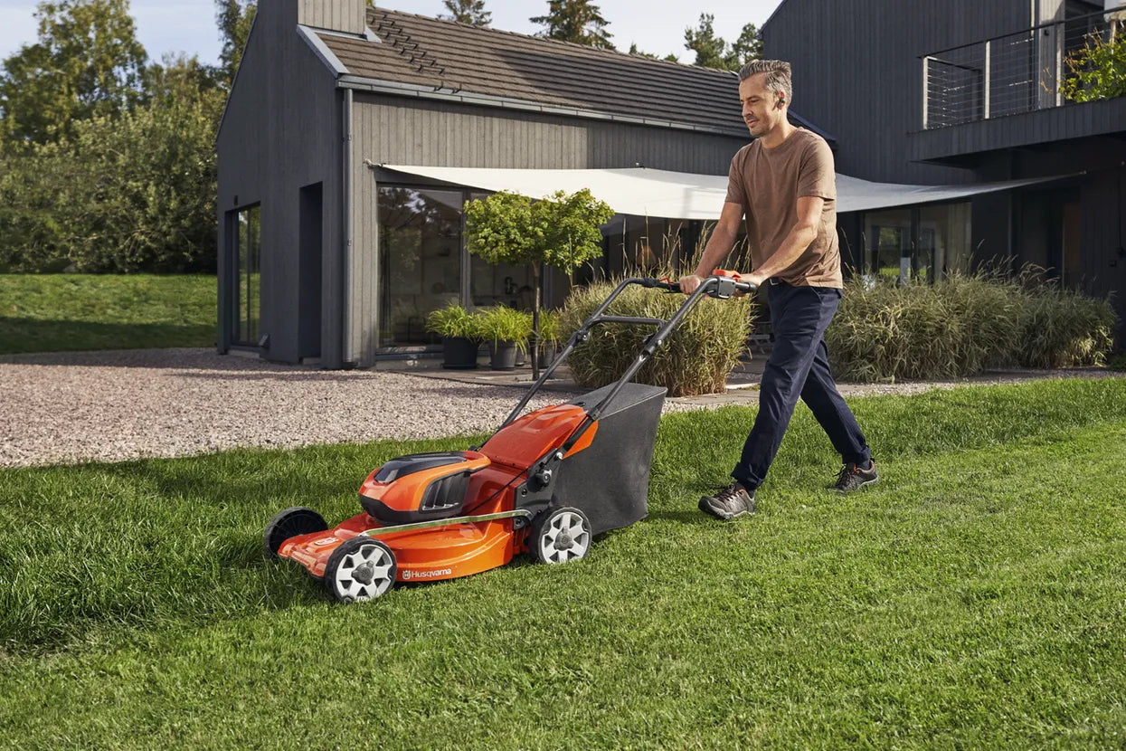 Husqvarna Gräsklippare LC 142iS exkl. Batteri & laddare