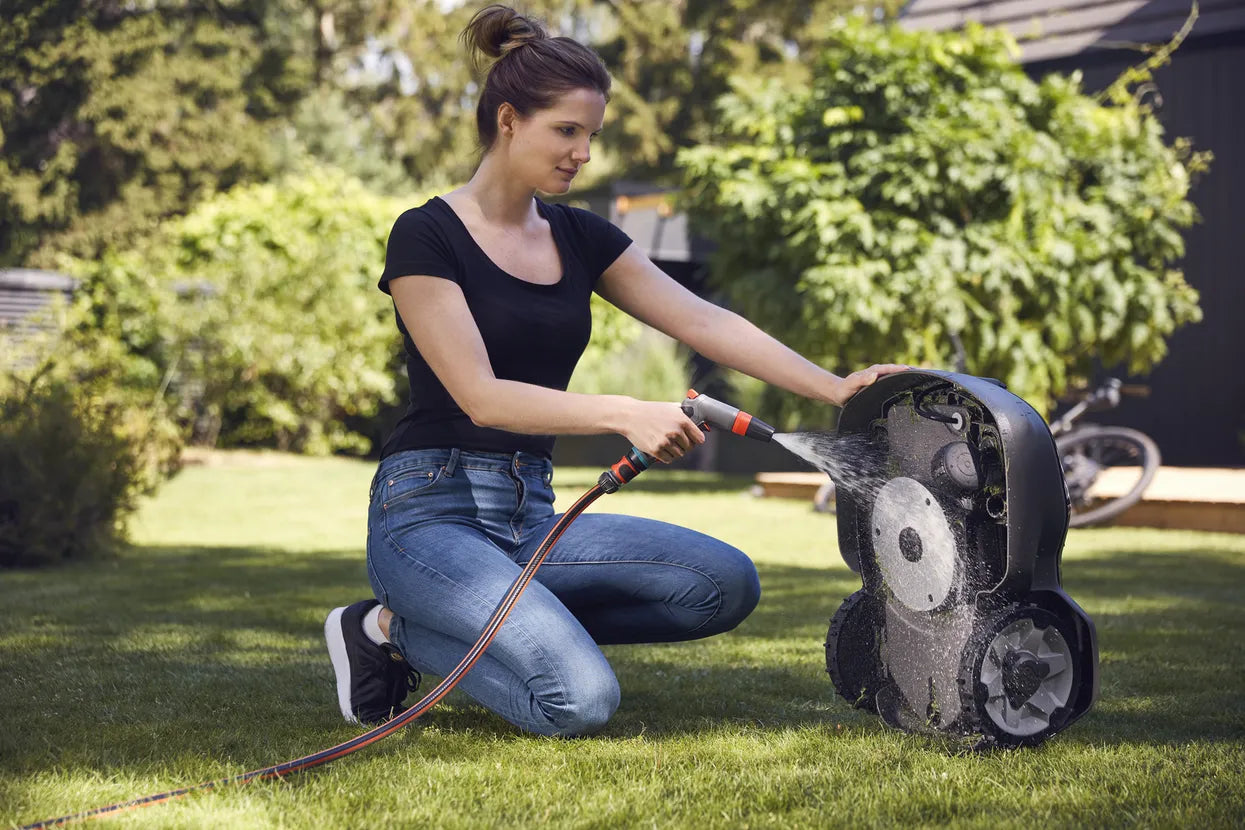 Robotgräsklippare HUSQVARNA AUTOMOWER® 310 Mark II med installationsmaterial