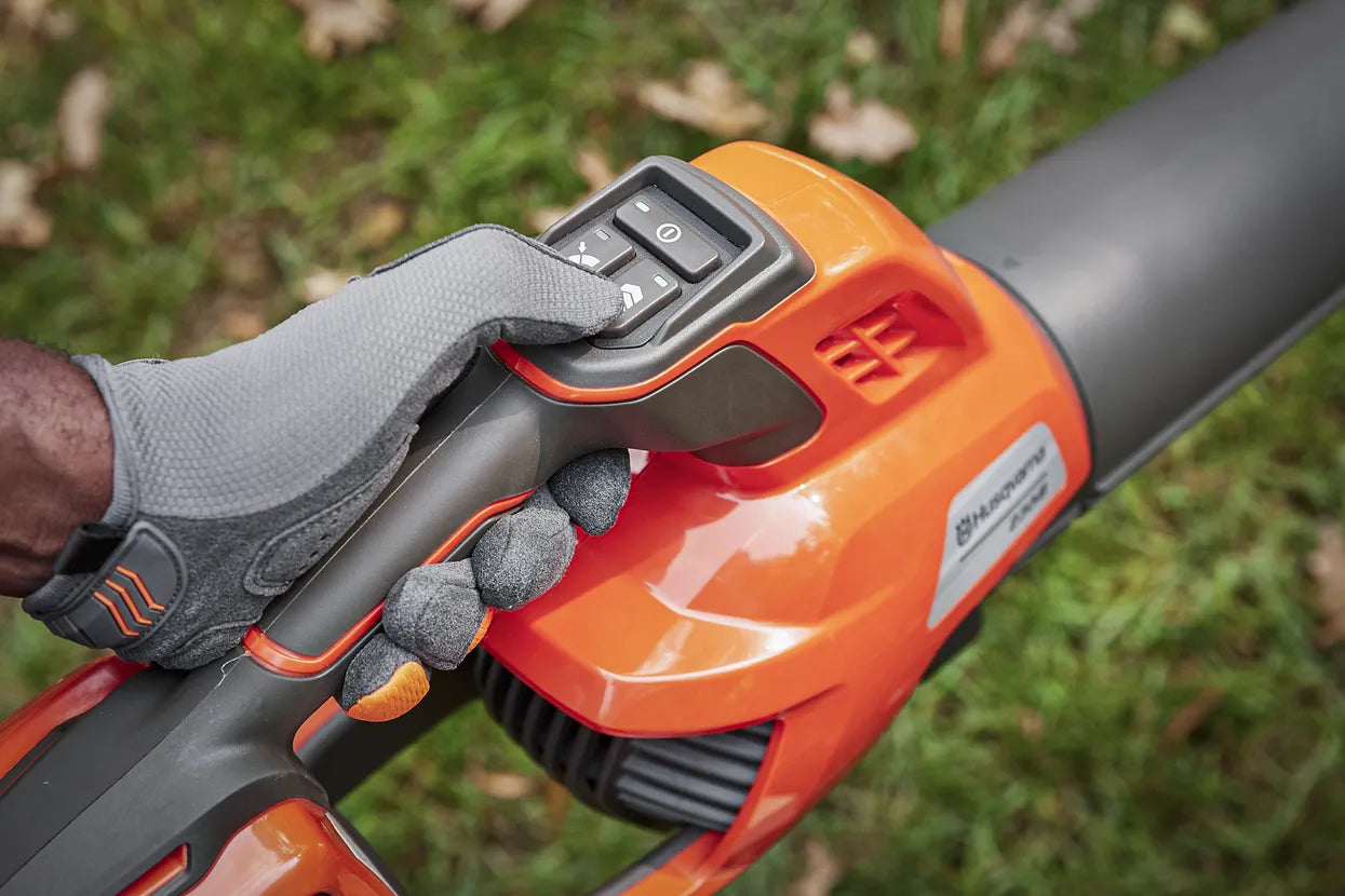 Husqvarna 230iB Batterilövblås Inkl. Batteri B140och laddare