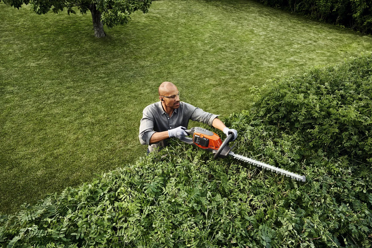 Häcksax Husqvarna 215iHD45 utan Batteri och Laddare