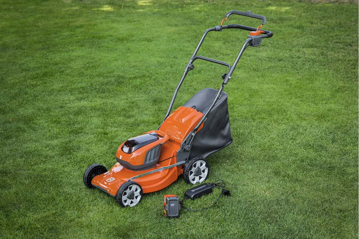 Husqvarna Gräsklippare LC 137i exkl. Batteri