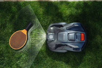 Husqvarna Automower 308V på gräsmatta